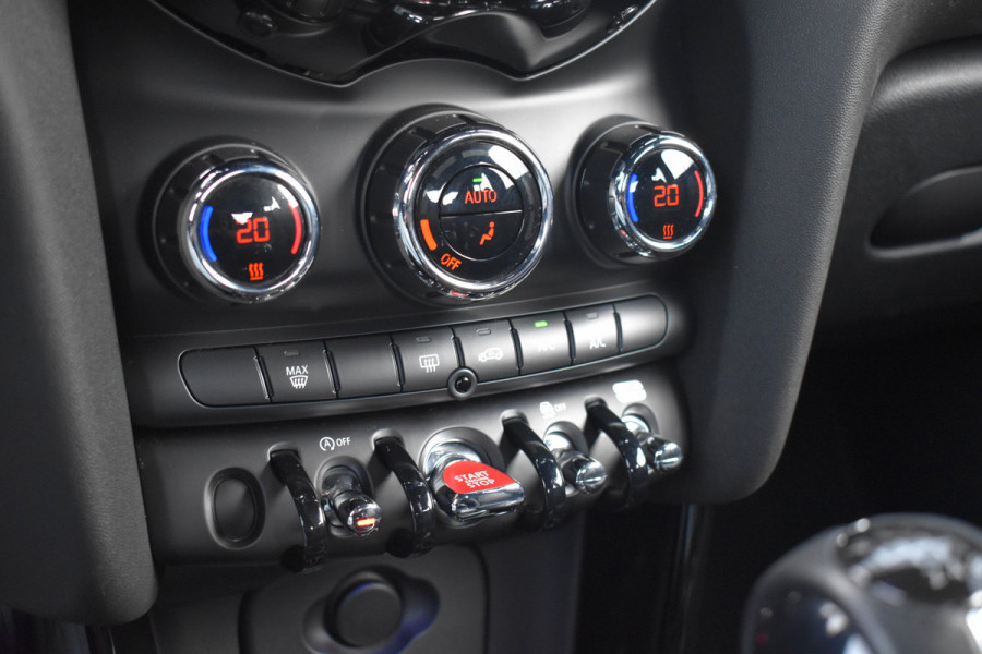 MINI 3-deurs 1.5 Cooper Chili | Xenon | Carplay | Navi | Sportstoelen