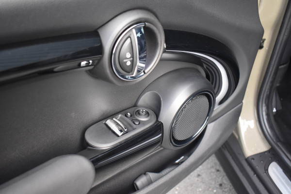 MINI 3-deurs 1.5 Cooper Chili | Xenon | Carplay | Navi | Sportstoelen
