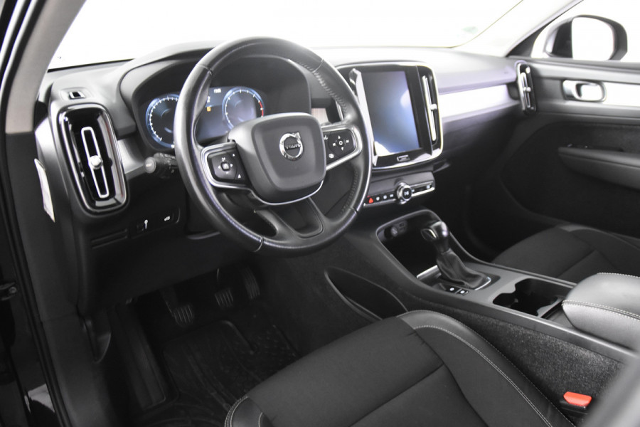 Volvo XC40 2.0 D3 Momentum *Navigatie*Trekhaak*Standkachel*