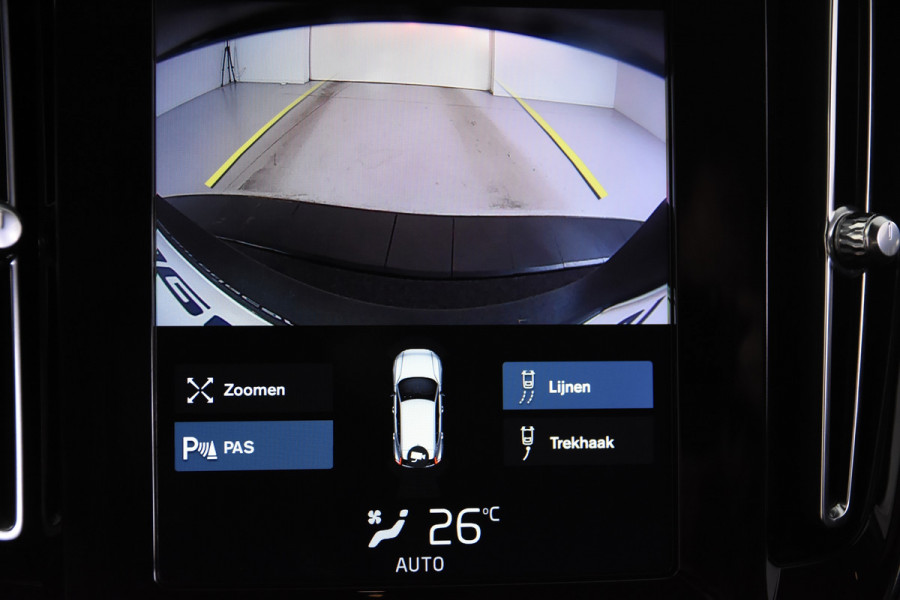 Volvo XC40 2.0 D3 Momentum *Navigatie*Trekhaak*Standkachel*