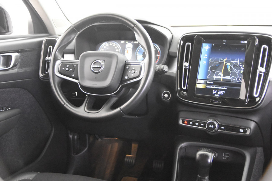 Volvo XC40 2.0 D3 Momentum *Navigatie*Trekhaak*Standkachel*