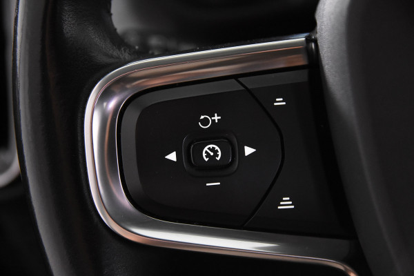 Volvo XC40 2.0 D3 Momentum *Navigatie*Trekhaak*Standkachel*