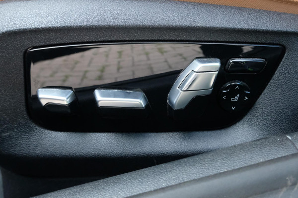 BMW 5 Serie 530e M Sport | 251 PK | Schuif-/ kanteldak | Adaptive cruise control | Bowers & Wilkins | Head Up Display | 360 graden camera | 20 inch velgen | Comfort stoelen | Stoelverwarming / Ventilatie | Keyless entry