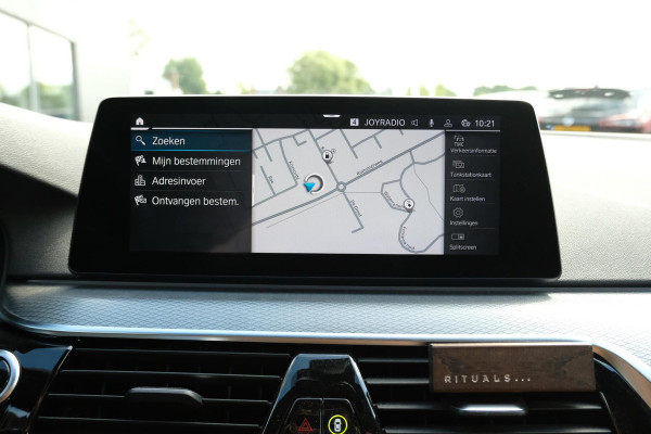 BMW 5 Serie 530e M Sport | 251 PK | Schuif-/ kanteldak | Adaptive cruise control | Bowers & Wilkins | Head Up Display | 360 graden camera | 20 inch velgen | Comfort stoelen | Stoelverwarming / Ventilatie | Keyless entry