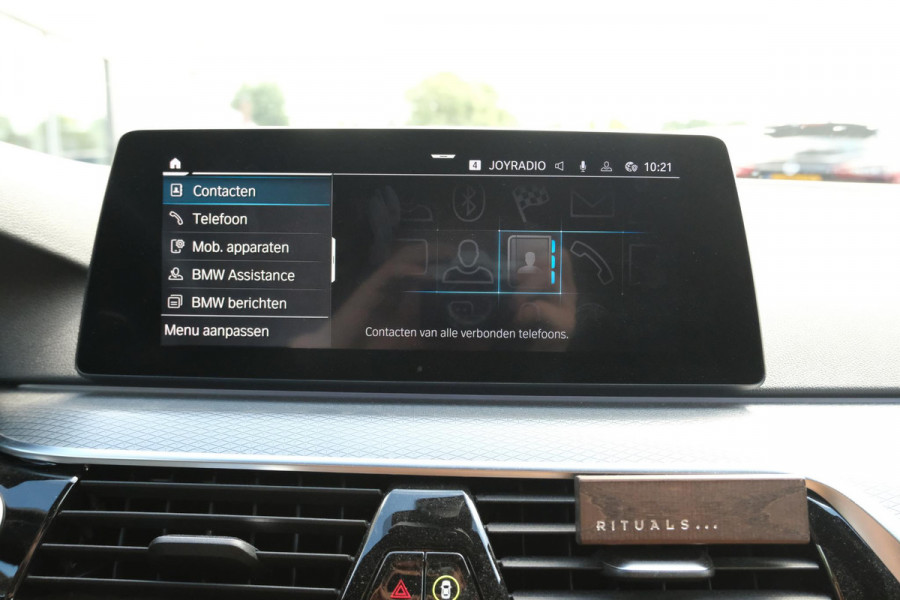 BMW 5 Serie 530e M Sport | 251 PK | Schuif-/ kanteldak | Adaptive cruise control | Bowers & Wilkins | Head Up Display | 360 graden camera | 20 inch velgen | Comfort stoelen | Stoelverwarming / Ventilatie | Keyless entry