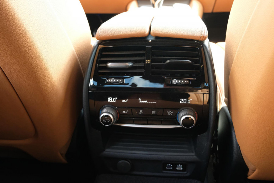 BMW 5 Serie 530e M Sport | 251 PK | Schuif-/ kanteldak | Adaptive cruise control | Bowers & Wilkins | Head Up Display | 360 graden camera | 20 inch velgen | Comfort stoelen | Stoelverwarming / Ventilatie | Keyless entry