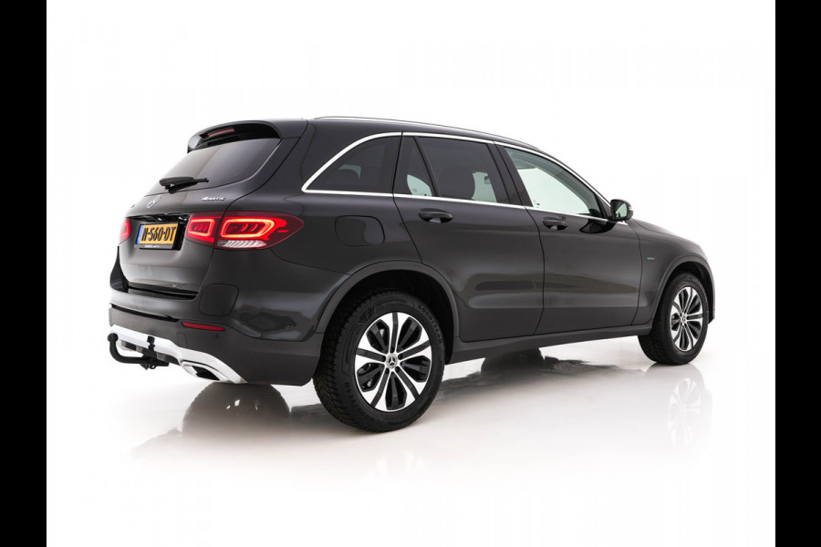 Mercedes-Benz GLC 300e 4MATIC Business Solution (Plug-In) {SoH-94%} (INCL-BTW) *LEATHER | FULL-LED | DIGI-COCKPIT | KEYLESS | DAB | HEATED-SPORTSEATS | CAMERA | PRIVACY-GLASS | NAVI-FULLMAP | ECC | PDC | CRUISE | 18''ALU*