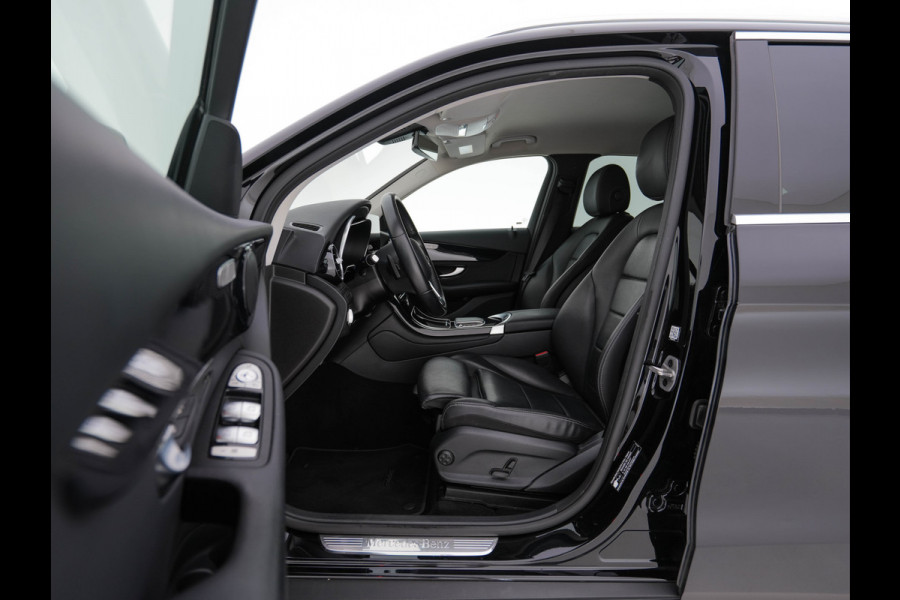 Mercedes-Benz GLC 300e 4MATIC Business Solution (Plug-In) {SoH-94%} (INCL-BTW) *LEATHER | FULL-LED | DIGI-COCKPIT | KEYLESS | DAB | HEATED-SPORTSEATS | CAMERA | PRIVACY-GLASS | NAVI-FULLMAP | ECC | PDC | CRUISE | 18''ALU*