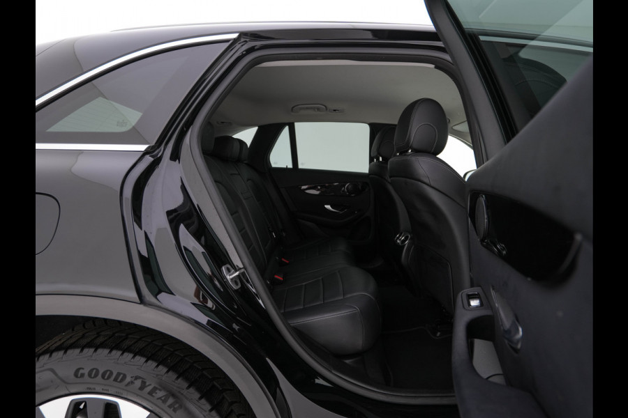 Mercedes-Benz GLC 300e 4MATIC Business Solution (Plug-In) {SoH-94%} (INCL-BTW) *LEATHER | FULL-LED | DIGI-COCKPIT | KEYLESS | DAB | HEATED-SPORTSEATS | CAMERA | PRIVACY-GLASS | NAVI-FULLMAP | ECC | PDC | CRUISE | 18''ALU*