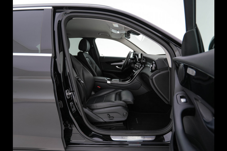 Mercedes-Benz GLC 300e 4MATIC Business Solution (Plug-In) {SoH-94%} (INCL-BTW) *LEATHER | FULL-LED | DIGI-COCKPIT | KEYLESS | DAB | HEATED-SPORTSEATS | CAMERA | PRIVACY-GLASS | NAVI-FULLMAP | ECC | PDC | CRUISE | 18''ALU*