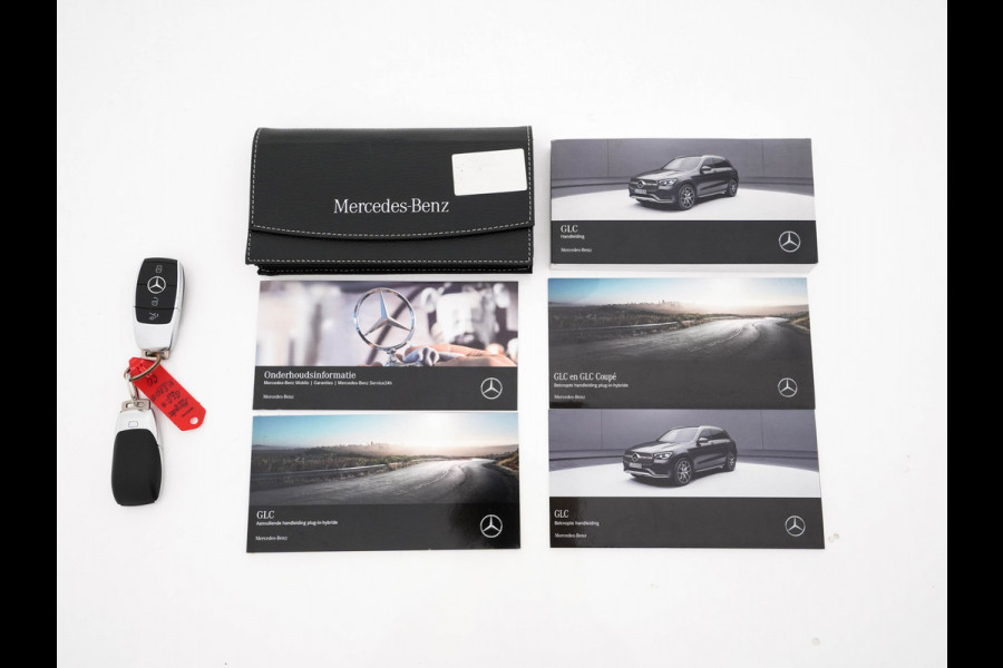Mercedes-Benz GLC 300e 4MATIC Business Solution (Plug-In) {SoH-94%} (INCL-BTW) *LEATHER | FULL-LED | DIGI-COCKPIT | KEYLESS | DAB | HEATED-SPORTSEATS | CAMERA | PRIVACY-GLASS | NAVI-FULLMAP | ECC | PDC | CRUISE | 18''ALU*