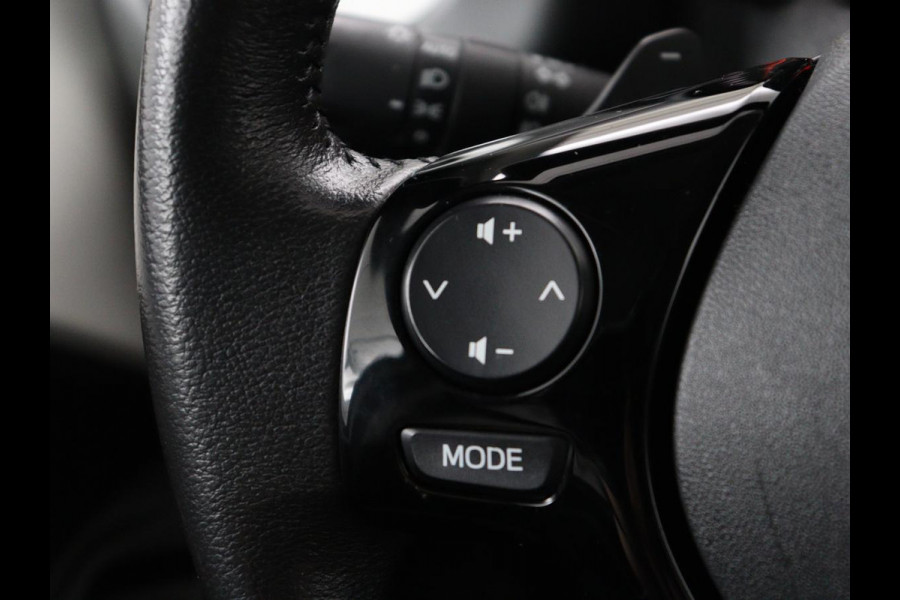 Toyota Aygo 1.0 VVT-i x-joy | Trekhaak | Camera | DAB | Automaat | Carplay | Climate control | Cruise control | LED