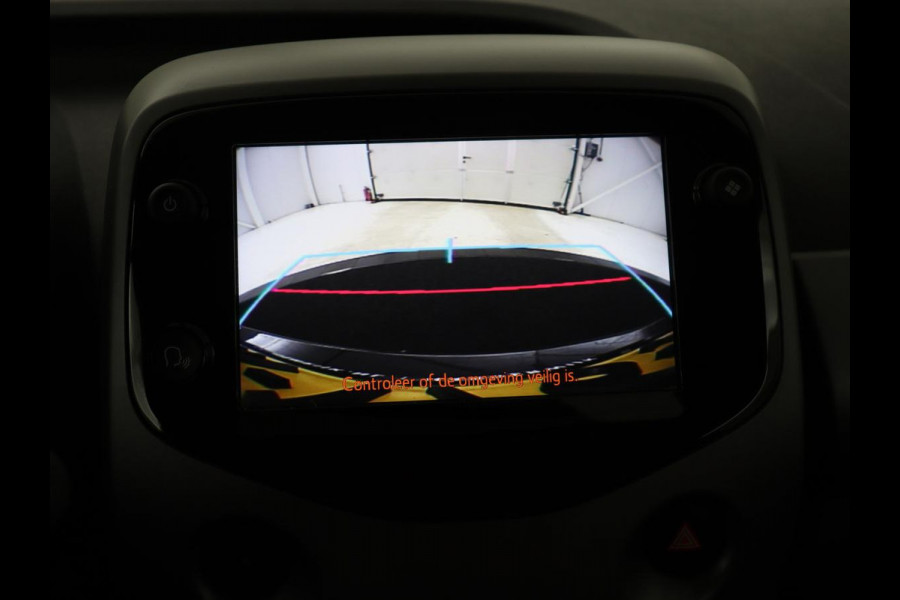 Toyota Aygo 1.0 VVT-i x-joy | Trekhaak | Camera | DAB | Automaat | Carplay | Climate control | Cruise control | LED