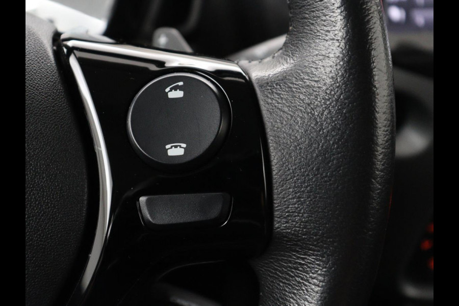Toyota Aygo 1.0 VVT-i x-joy | Trekhaak | Camera | DAB | Automaat | Carplay | Climate control | Cruise control | LED