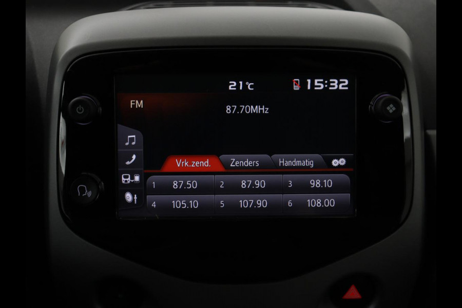 Toyota Aygo 1.0 VVT-i x-joy | Trekhaak | Camera | DAB | Automaat | Carplay | Climate control | Cruise control | LED