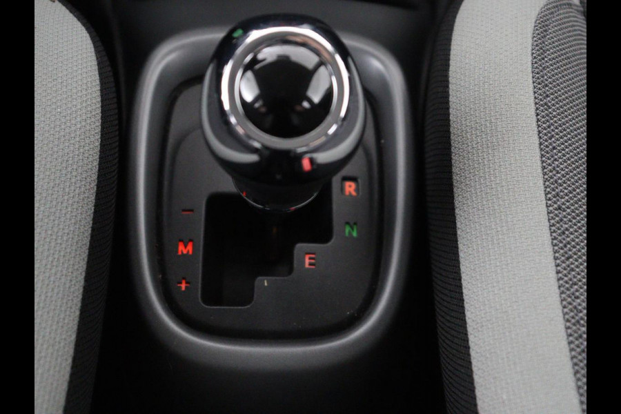 Toyota Aygo 1.0 VVT-i x-joy | Trekhaak | Camera | DAB | Automaat | Carplay | Climate control | Cruise control | LED