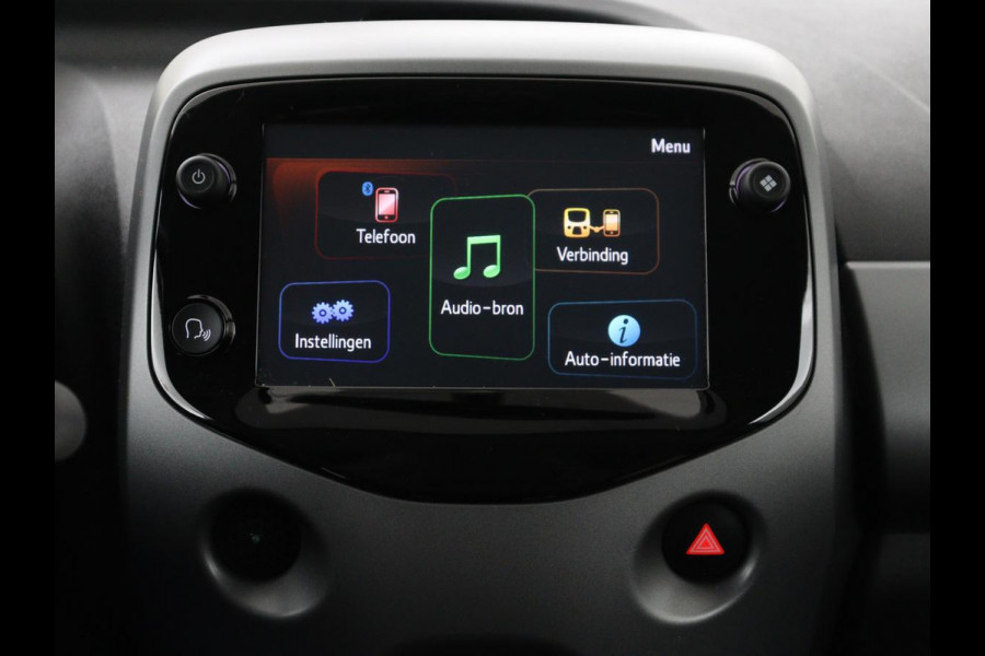 Toyota Aygo 1.0 VVT-i x-joy | Trekhaak | Camera | DAB | Automaat | Carplay | Climate control | Cruise control | LED