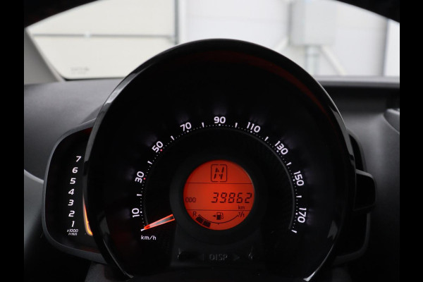 Toyota Aygo 1.0 VVT-i x-joy | Trekhaak | Camera | DAB | Automaat | Carplay | Climate control | Cruise control | LED