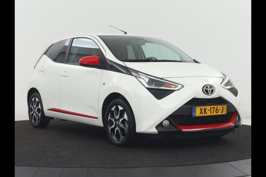 Toyota Aygo 1.0 VVT-i x-joy | Trekhaak | Camera | DAB | Automaat | Carplay | Climate control | Cruise control | LED