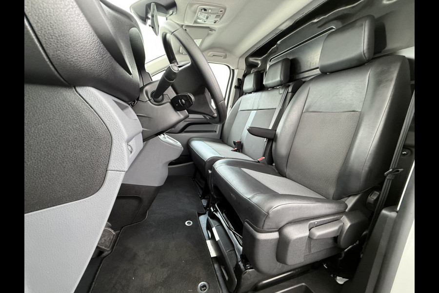 Toyota PROACE Electric Worker 136PK Automaat 3-Persoons Navi Apple Carplay Android Auto Airco Pdc DAB Bluetooth Cruise Control Regen-Lichtsensor Betonplex Vloer Wandbetimmering Schuifdeur Origineel Nederlandse Auto Dealeronderhouden