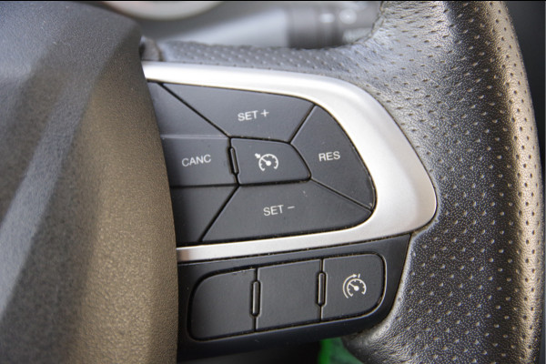 Iveco Daily 35C18 3.0 180PK AUT. N1! DUBBELLUCHT BAKWAGEN, LAADKLEP, ZIJDEUR, 3-ZITS, CLIMA, CRUISE, LED, NAVI, CARPLAY