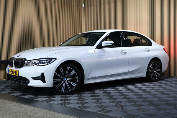 BMW 3 Serie 318i Business Edition AVM SPORTLEDER NAVI CARPLAY DIGI DASH '21