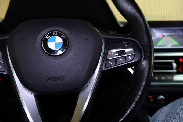 BMW 3 Serie 318i Business Edition AVM SPORTLEDER NAVI CARPLAY DIGI DASH '21