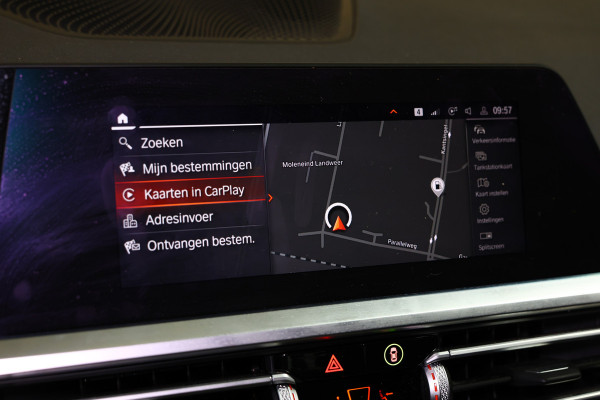BMW 3 Serie 318i Business Edition AVM SPORTLEDER NAVI CARPLAY DIGI DASH '21