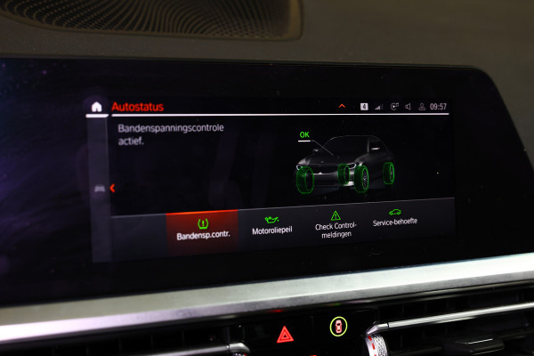 BMW 3 Serie 318i Business Edition AVM SPORTLEDER NAVI CARPLAY DIGI DASH '21