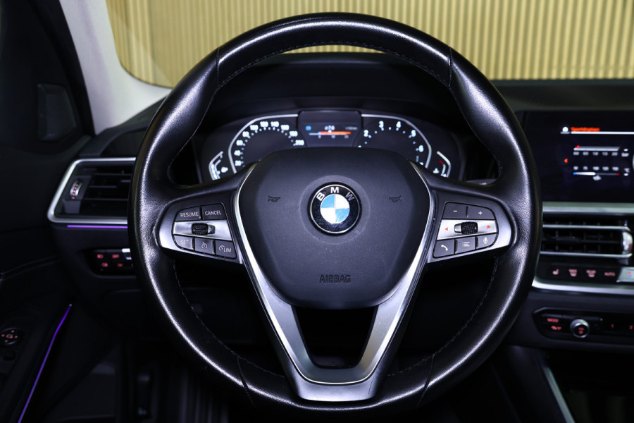 BMW 3 Serie 318i Business Edition AVM SPORTLEDER NAVI CARPLAY DIGI DASH '21