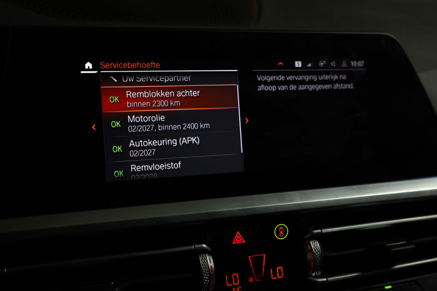 BMW 3 Serie 318i Business Edition AVM SPORTLEDER NAVI CARPLAY DIGI DASH '21