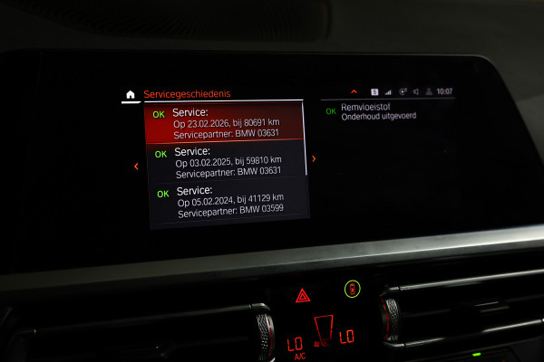 BMW 3 Serie 318i Business Edition AVM SPORTLEDER NAVI CARPLAY DIGI DASH '21