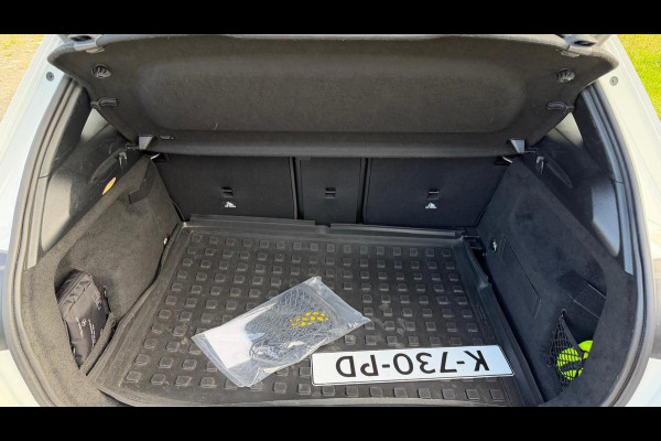 Mercedes-Benz B-Klasse 200 Business Solution AMG | AUTOMAAT | Stoelverwarming | Panorama dak | Achteruitrijcamera | Trekhaak |