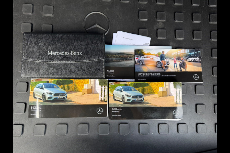 Mercedes-Benz B-Klasse 200 Business Solution AMG | AUTOMAAT | Stoelverwarming | Panorama dak | Achteruitrijcamera | Trekhaak |