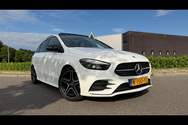 Mercedes-Benz B-Klasse 200 Business Solution AMG | AUTOMAAT | Stoelverwarming | Panorama dak | Achteruitrijcamera | Trekhaak |