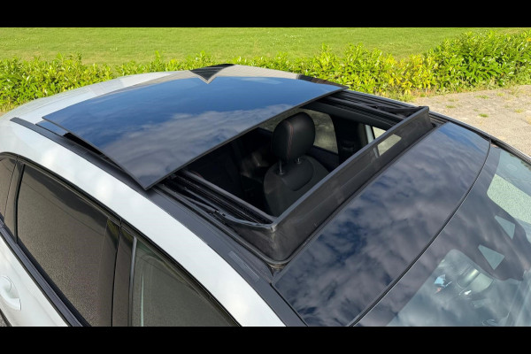 Mercedes-Benz B-Klasse 200 Business Solution AMG | AUTOMAAT | Stoelverwarming | Panorama dak | Achteruitrijcamera | Trekhaak |