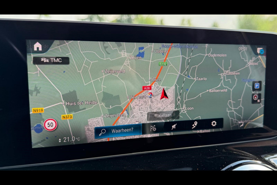 Mercedes-Benz B-Klasse 200 Business Solution AMG | AUTOMAAT | Stoelverwarming | Panorama dak | Achteruitrijcamera | Trekhaak |