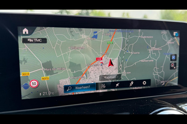 Mercedes-Benz B-Klasse 200 Business Solution AMG | AUTOMAAT | Stoelverwarming | Panorama dak | Achteruitrijcamera | Trekhaak |