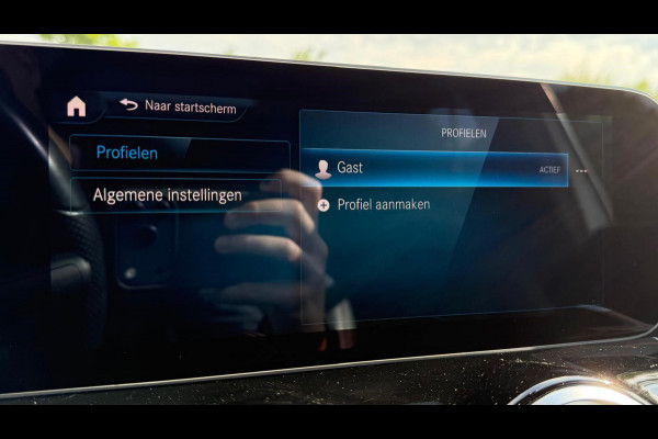 Mercedes-Benz B-Klasse 200 Business Solution AMG | AUTOMAAT | Stoelverwarming | Panorama dak | Achteruitrijcamera | Trekhaak |