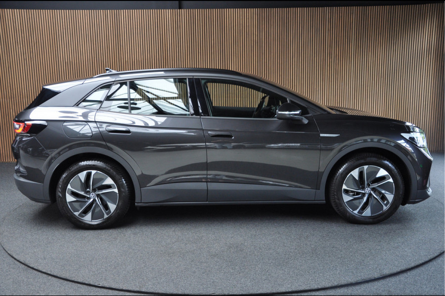 Volkswagen ID.4 Navi ACC Camera Warmtepomp PDC Stuurverwarm. Carplay 19" LM velgen Climate voor & achter Interieur voorverwarming & koeling