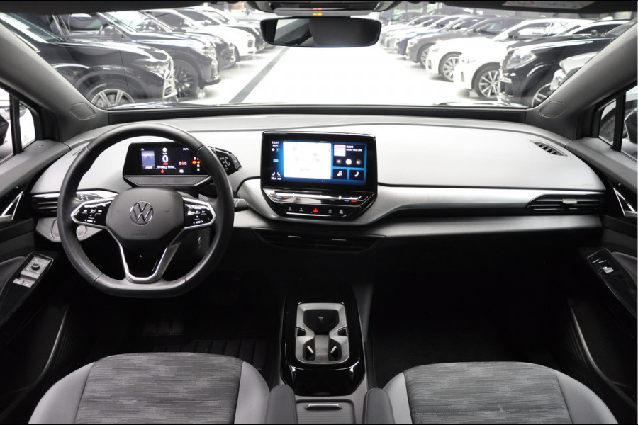 Volkswagen ID.4 Navi ACC Camera Warmtepomp PDC Stuurverwarm. Carplay 19" LM velgen Climate voor & achter Interieur voorverwarming & koeling