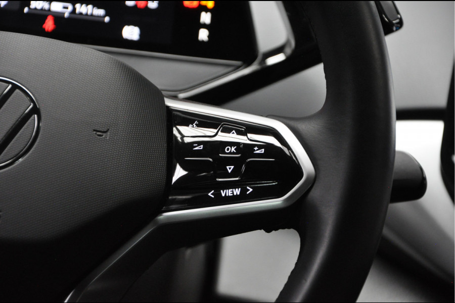 Volkswagen ID.4 Navi ACC Camera Warmtepomp PDC Stuurverwarm. Carplay 19" LM velgen Climate voor & achter Interieur voorverwarming & koeling