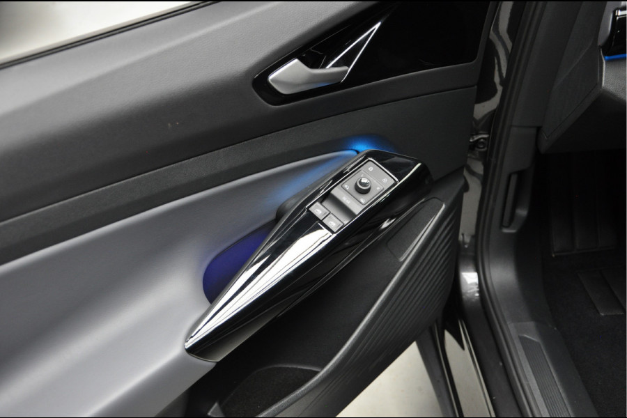 Volkswagen ID.4 Navi ACC Camera Warmtepomp PDC Stuurverwarm. Carplay 19" LM velgen Climate voor & achter Interieur voorverwarming & koeling