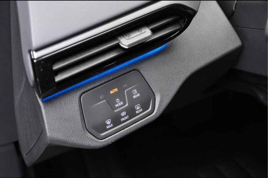 Volkswagen ID.4 Navi ACC Camera Warmtepomp PDC Stuurverwarm. Carplay 19" LM velgen Climate voor & achter Interieur voorverwarming & koeling