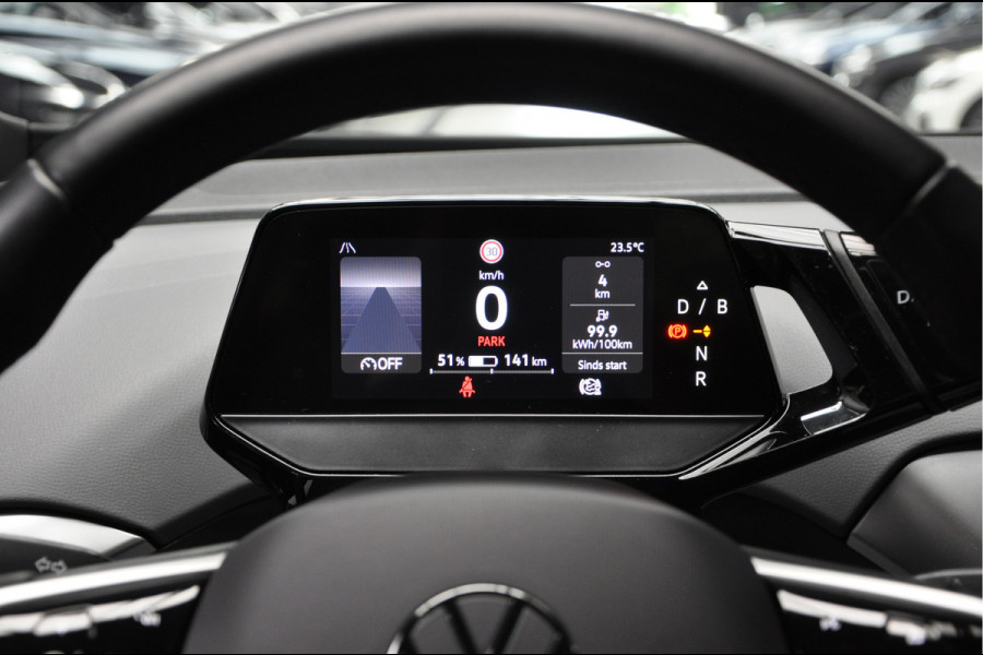 Volkswagen ID.4 Navi ACC Camera Warmtepomp PDC Stuurverwarm. Carplay 19" LM velgen Climate voor & achter Interieur voorverwarming & koeling
