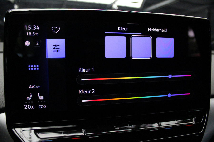 Volkswagen ID.4 Pro 77 kWh Navi ACC Camera Warmtep. Carplay PDC Stuurverwarm. 19" LM velgen Climate (3 zone) Interieur voorverwarming & koeling