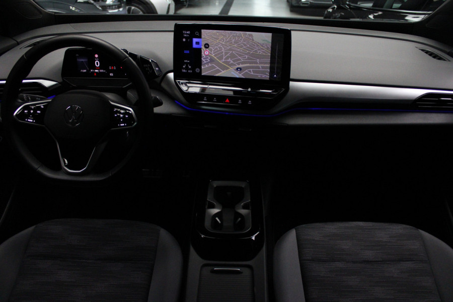 Volkswagen ID.4 Pro 77 kWh Navi ACC Camera Warmtep. Carplay PDC Stuurverwarm. 19" LM velgen Climate (3 zone) Interieur voorverwarming & koeling