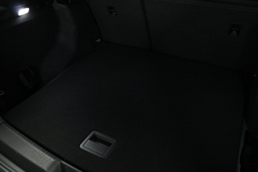 Volkswagen ID.4 Pro 77 kWh Navi ACC Camera Warmtep. Carplay PDC Stuurverwarm. 19" LM velgen Climate (3 zone) Interieur voorverwarming & koeling