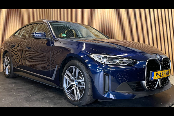 BMW i4 EDrive40 High Executive 84 kWh|99% SOH|PANORAMADAK|HEAD-UP|ACC|MEMORY|VOLLEDER|CARPLAY|CAMERA|STOELVERW|NAP|ORG.NL|INCL.BTW