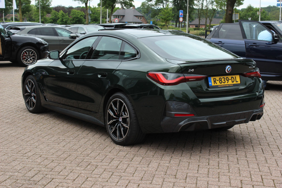 BMW i4 eDrive40 High Executive 84 kWh / SoH 95% / Trekhaak / Schuifdak / Camera / Head-up / Leder / 19'' / CarPlay / Stoelverwarming / Sfeerverlichting / Dodehoek / ACC